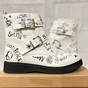 Steve Madden Graffiti Art Size-7 womens